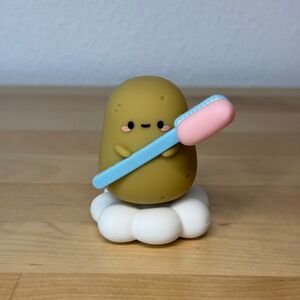 Smoko Tayto Potato Toothbrush Cloud Vinyl Figure Mini Figurine Brown Blue
